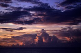 Archipel-des-Comores;-Ciel;-Crépuscule;-Cumulus;-France;-Kaleidos;-Kaleidos-images;-La-parole-à-limage;-Laurent-Abad;-Mayotte;-Mer;-Nuages;-Océan-Indien;-Paysage-marin;-Stories-Pictures